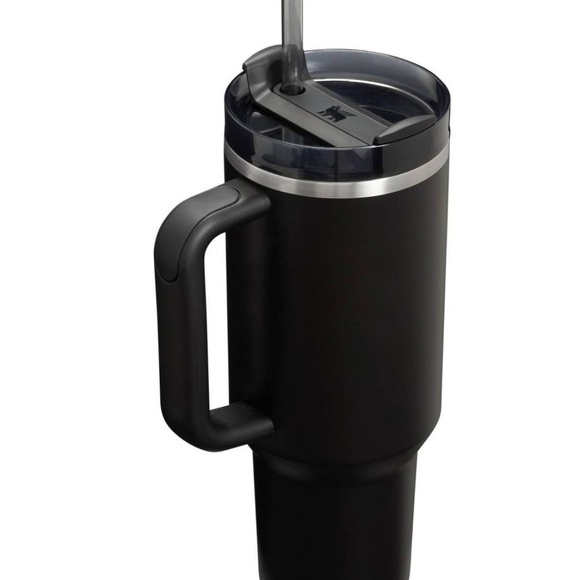 Authentic Stanley 40oz Quencher H2.0 Flowstate Tumbler Black - NEW - Picture 2 of 8